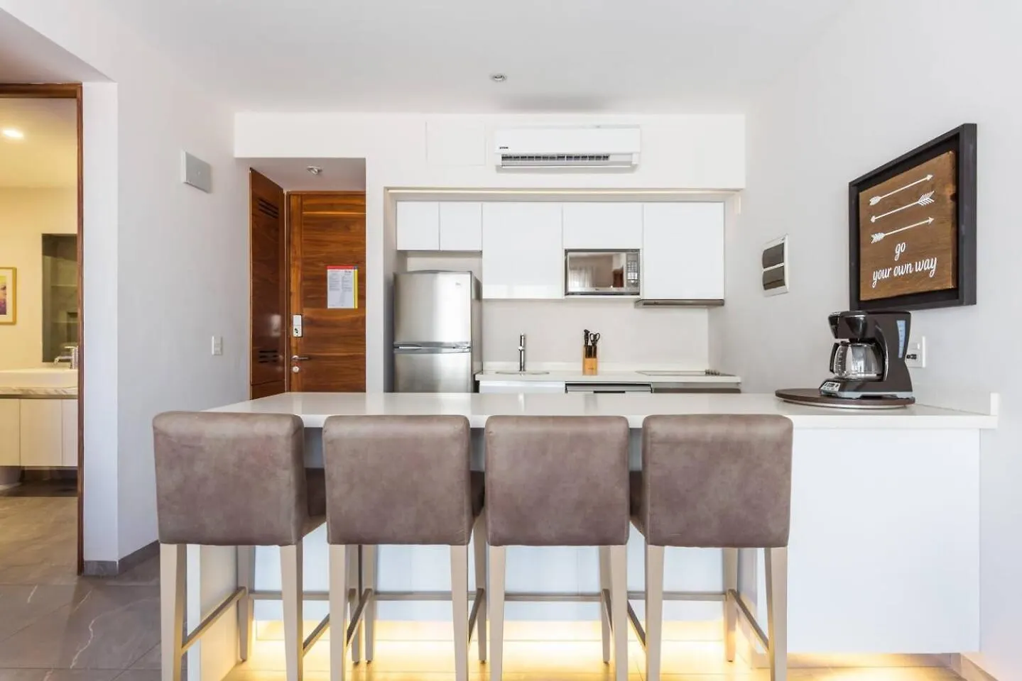 Luxury Condo, 1Br 1Ba, 200Mb, Gym Sauna Cinema Playa del Carmen Apartamento
