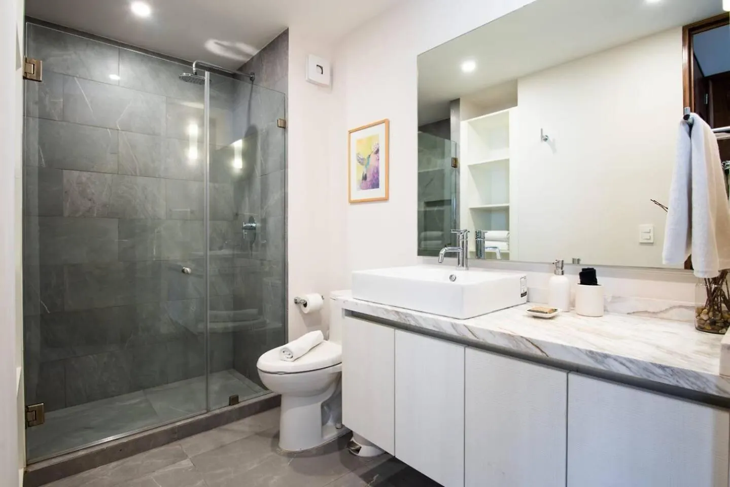 Luxury Condo, 1Br 1Ba, 200Mb, Gym Sauna Cinema Playa del Carmen Apartment