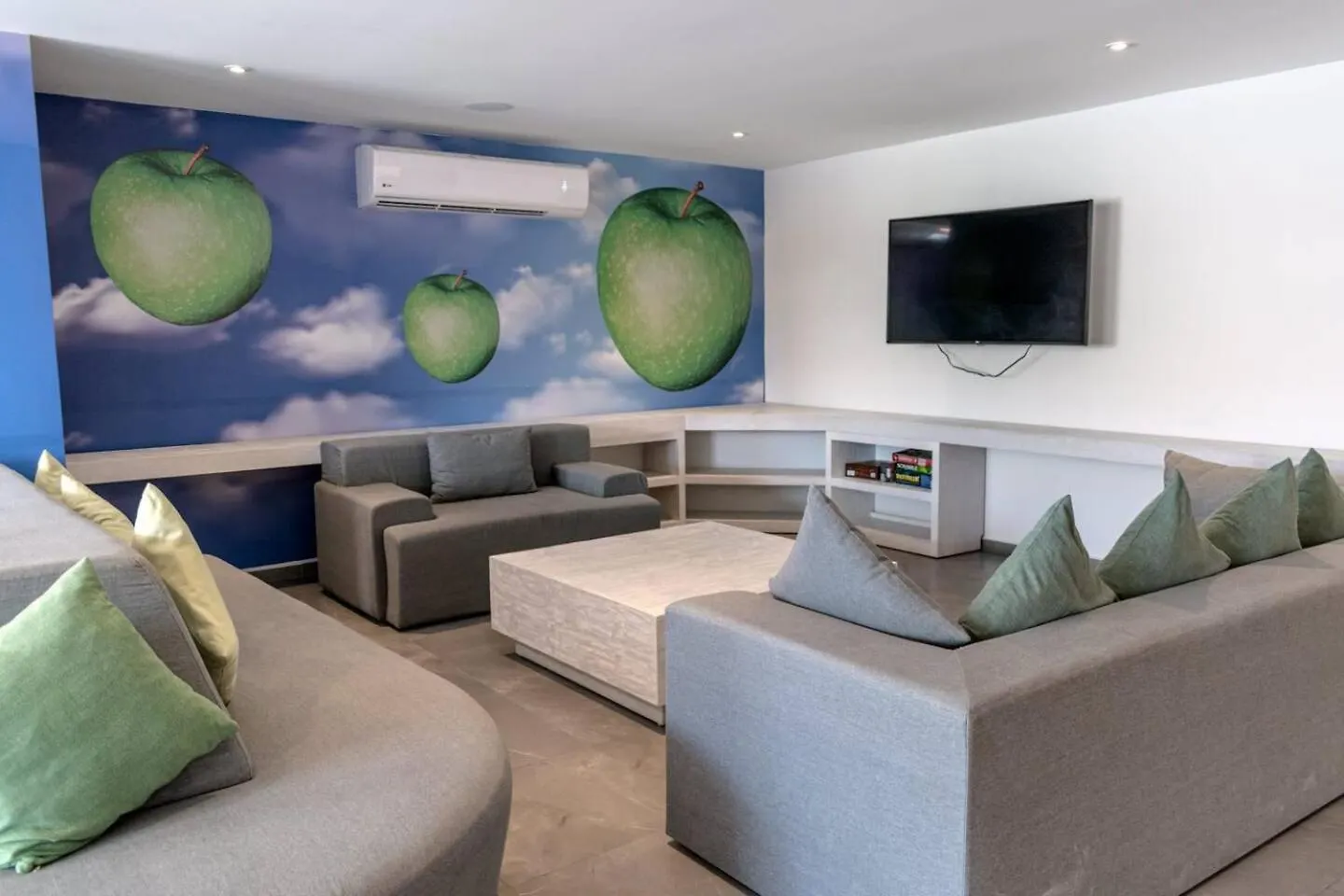 Luxury Condo, 1Br 1Ba, 200Mb, Gym Sauna Cinema Playa del Carmen