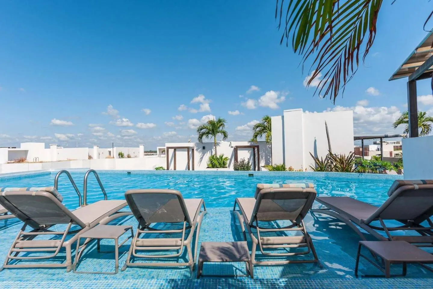 Luxury Condo, 1Br 1Ba, 200Mb, Gym Sauna Cinema Playa del Carmen 0*,  Mexico