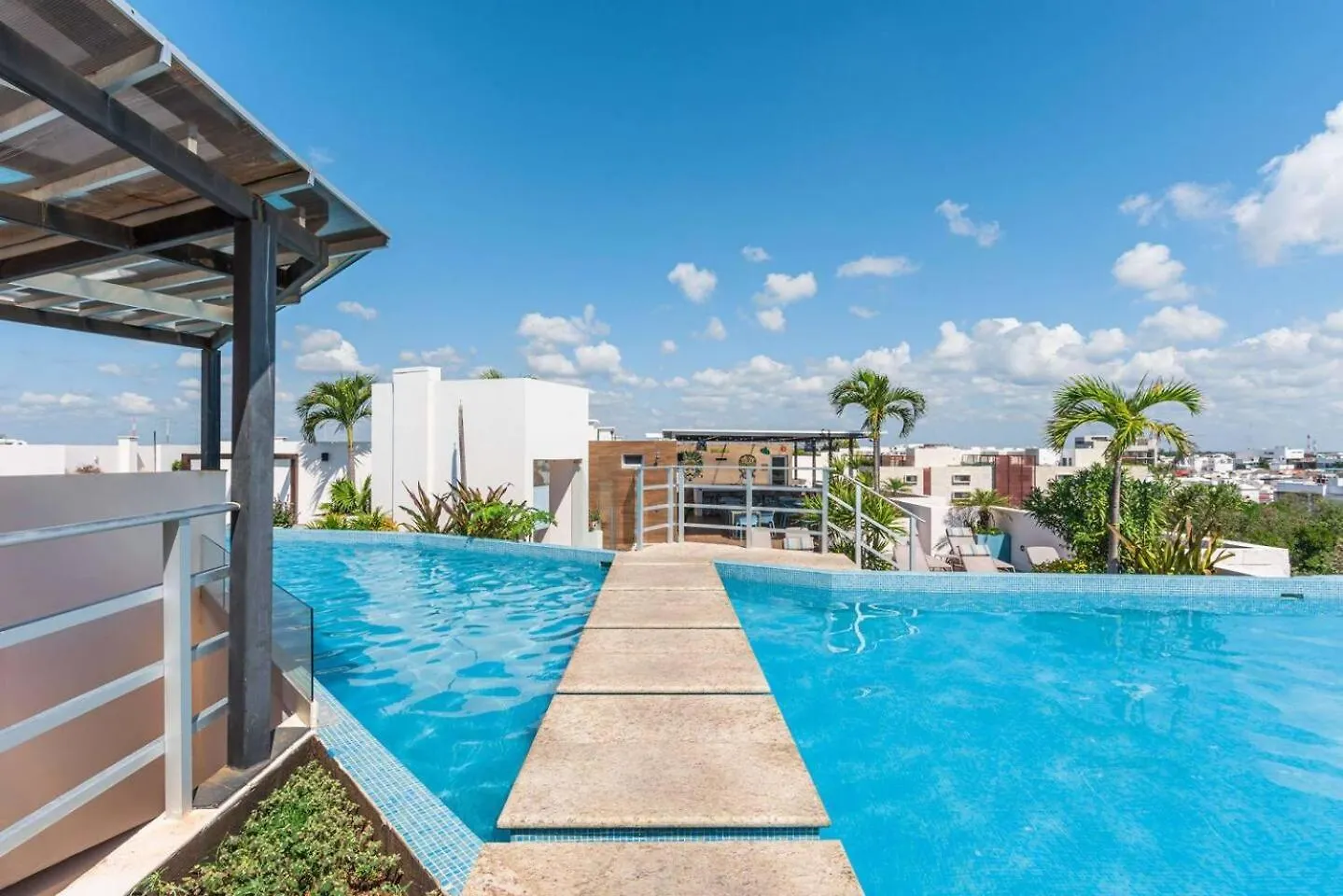 Luxury Condo, 1Br 1Ba, 200Mb, Gym Sauna Cinema Playa del Carmen Apartment